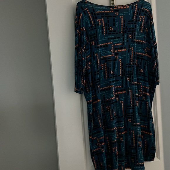 Lularoe Irma tunic medium - Picture 2 of 3